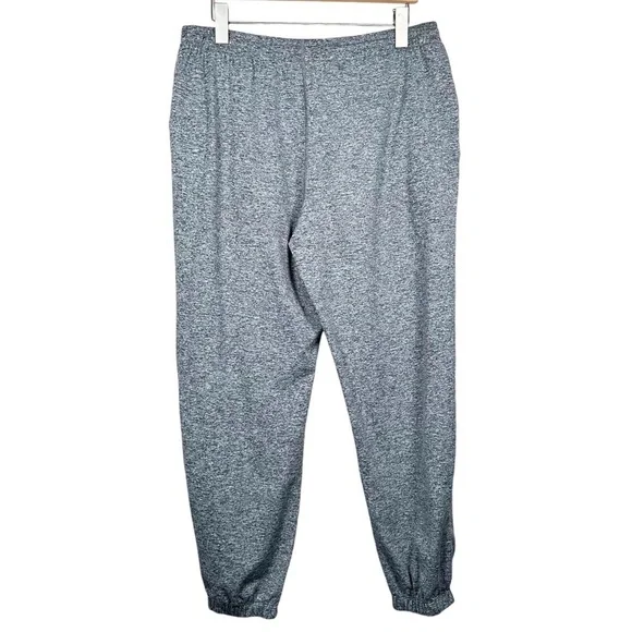 VUORI Boyfriend Jogger in Heather Grey - Picture 6 of 10